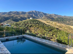 Mi Casa es su Casa, Sedella